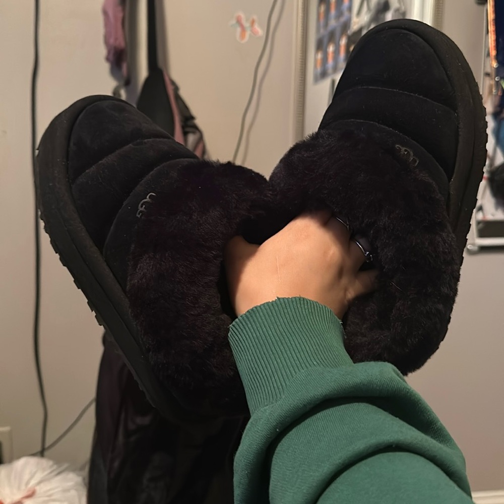 Ugg tazzlita kids size 3